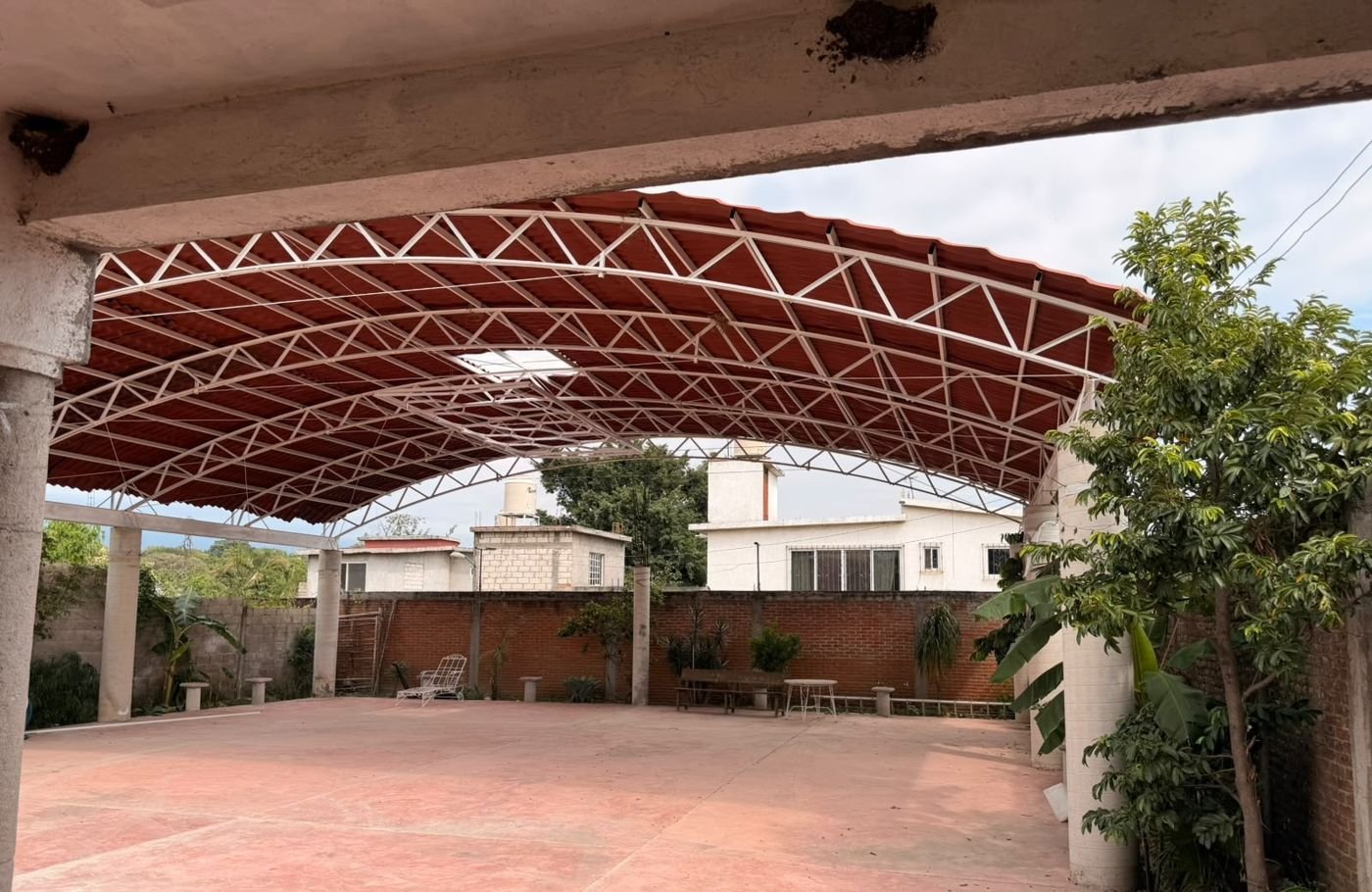 Patio techado con techo de arco del Salón Fuerte Verde